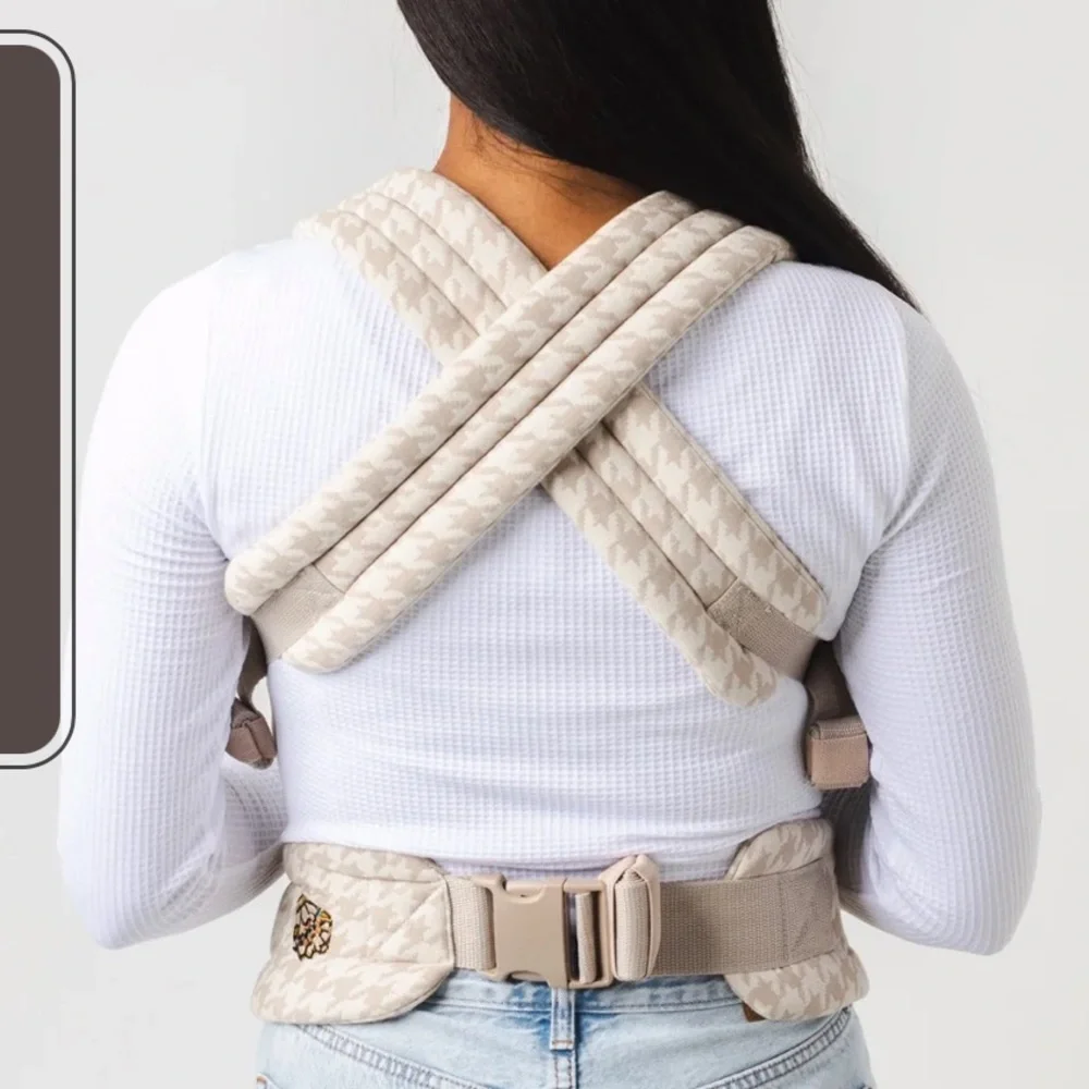 MABE The Monarch Carrier in Houndstooth - Picture 6 of 8